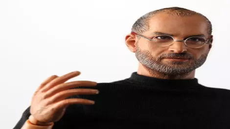 Legal threats halt Steve Jobs action figure