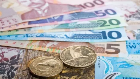 NZ dollar falls after US data suggests labour market less weak