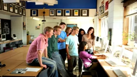 Ministry of Education backs digital tech for teaching