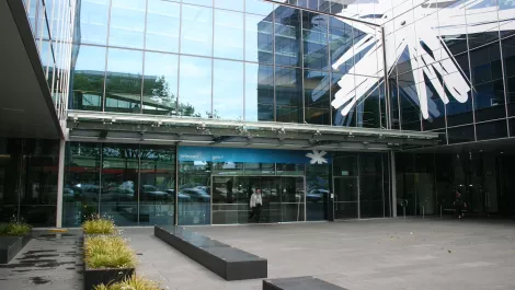 Telecom to de-list from NYSE
