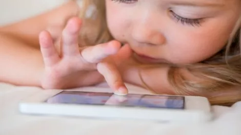 Device use taking toll on Kiwi kids' - and adults' - eyes