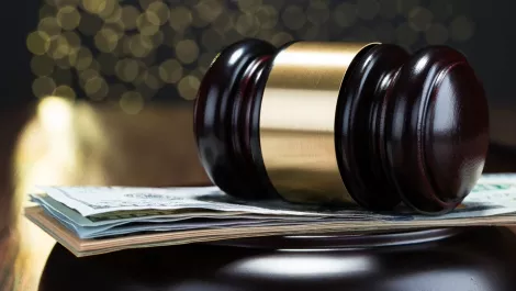 Three mobile traders plead guilty to ComCom charges
