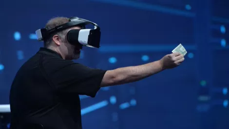 Intel targets all-in-one headset and Microsoft partnership to bring VR into the mainstream