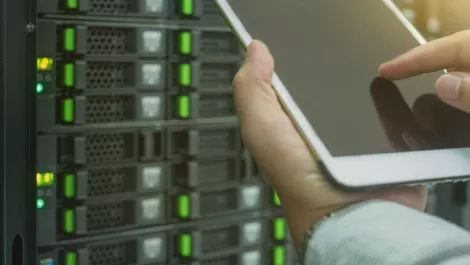 Fujitsu incorporates virtual machines to up server density loads
