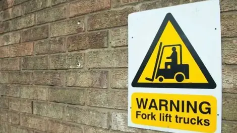 Fatal interactions between forklifts and people