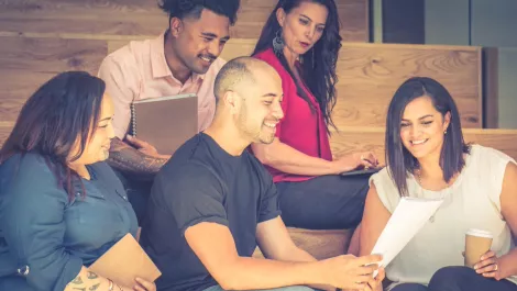 Govt sets 5% target to include more Māori business contracts