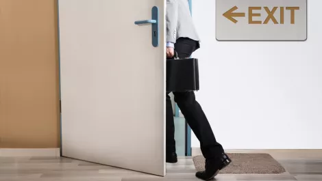 Kiwi workers ready to quit unless shown dollar signs - report