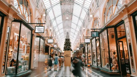 How to easily scale your mobile workforce and devices for the peak shopping season
