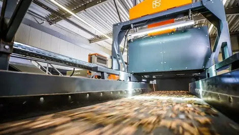 How can AI optimise waste sorting and recycling?