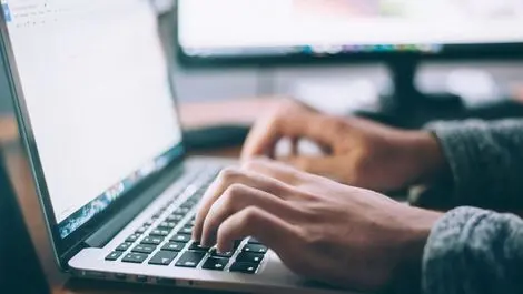 Australians embrace AI to write heartfelt messages in greeting cards