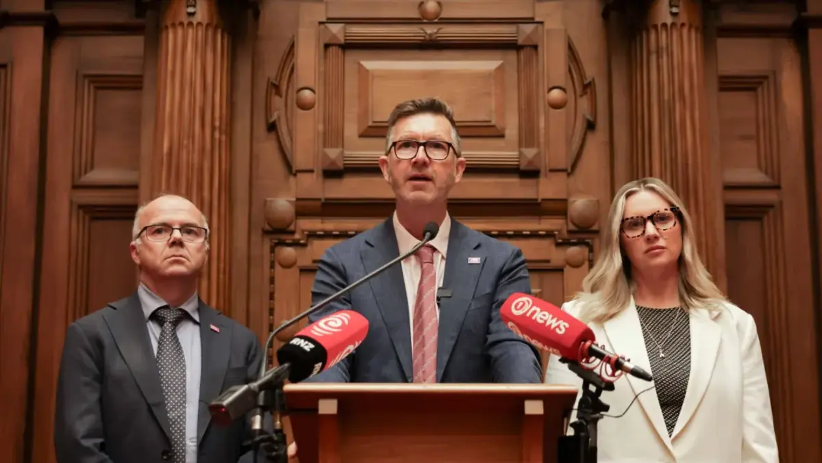 ACT pledges to stop power companies being broken apart, open up solar market